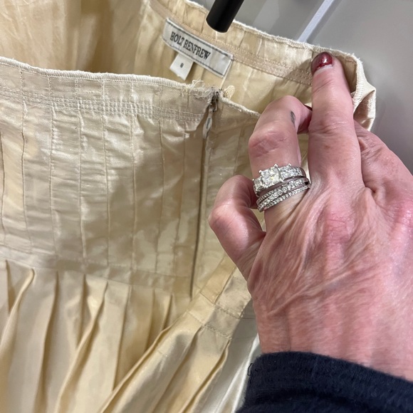 ABSOLUTELY STUNNING 💃 HOLT RENFREW Cream Coloured Raw Silk Skirt - size 8 - Picture 6 of 11